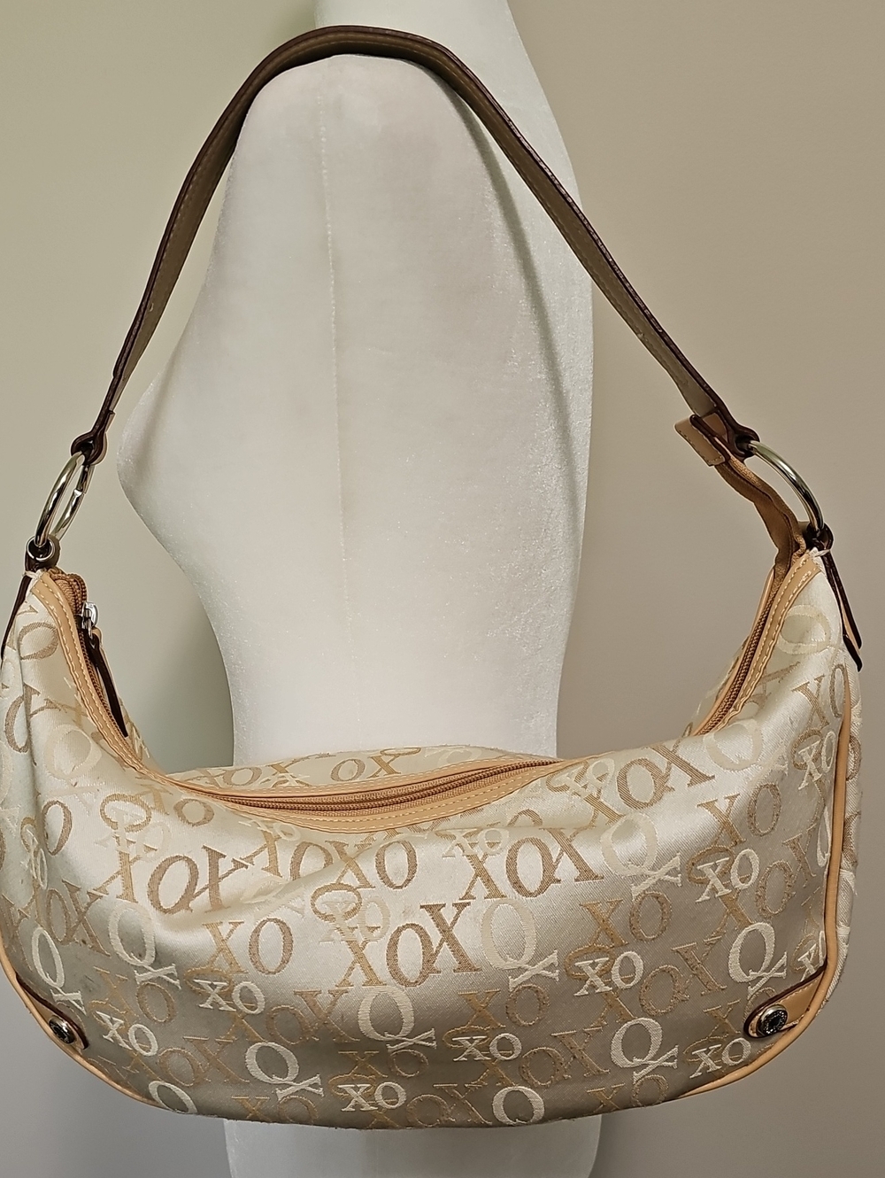 Vintage Y2K XOXO Monogram Hobo Shoulder Bag - Cream/Gold Clean Condition